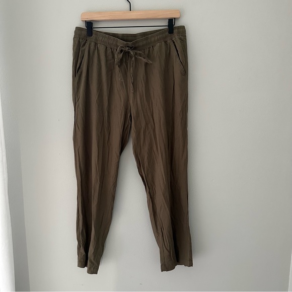 Kut from the Kloth (Medium) Gaerwen Drawstring Linen Blend Pants in Olive - Picture 4 of 15